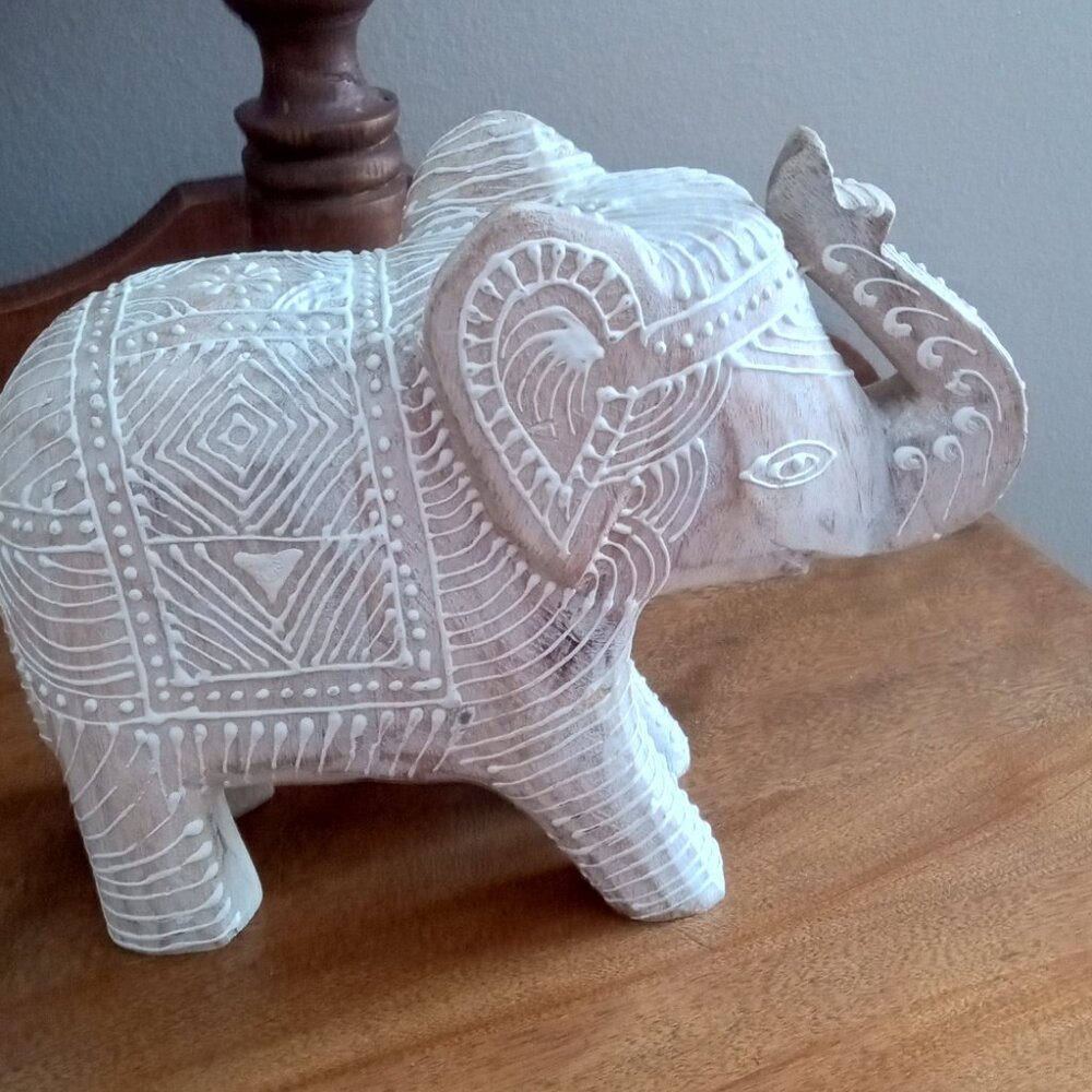 Elephant Statue - Picture 10 of 10